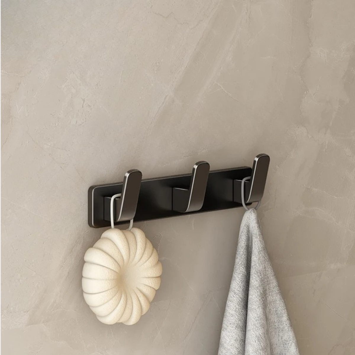 Crochet Mural Noir semi Brillant avec 3 Accroche Arrondi Minimaliste