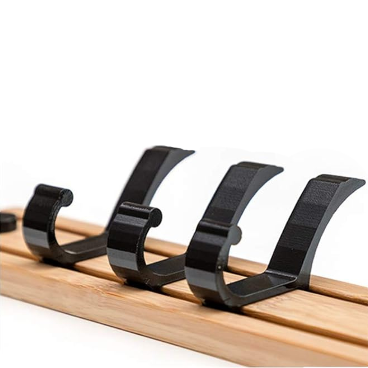 Porte-manteau mural avec 3 crochets glissants noirs sur support en bois nordique