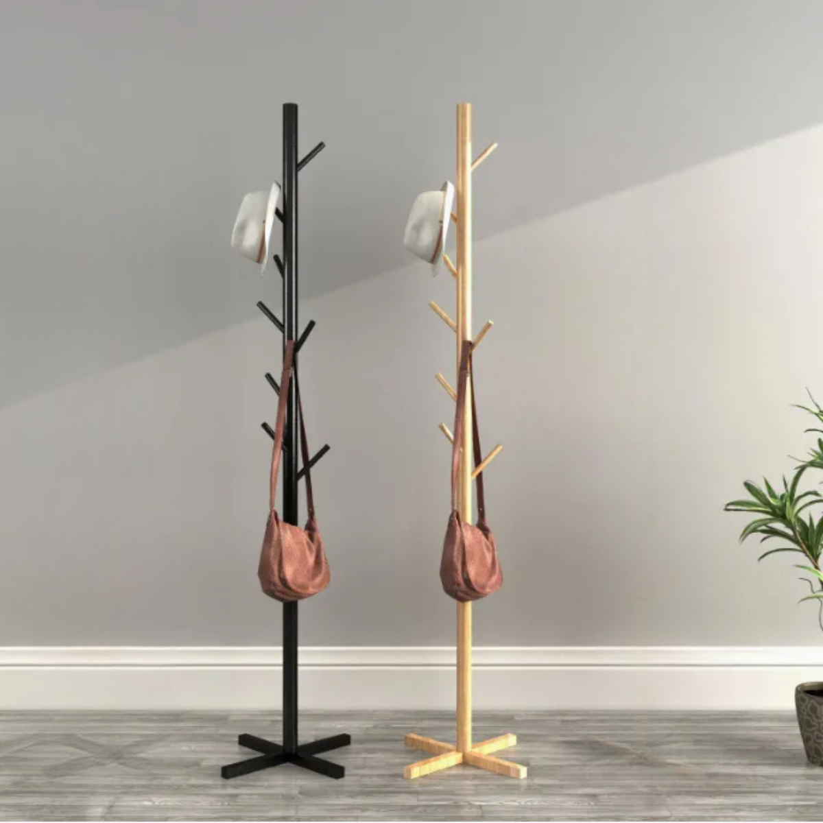 Accroche vêtement sur pied Dorée en Métal