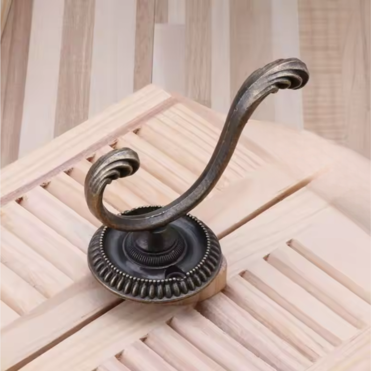 Patère Murale Chic Doré en Zinc