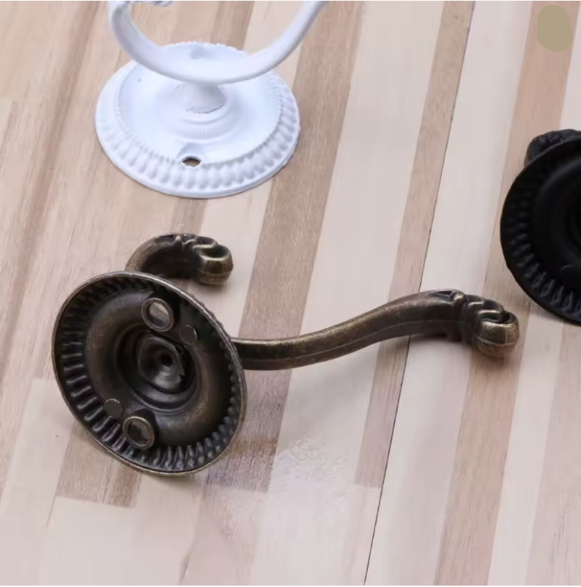 Patère Murale Chic Doré en Zinc