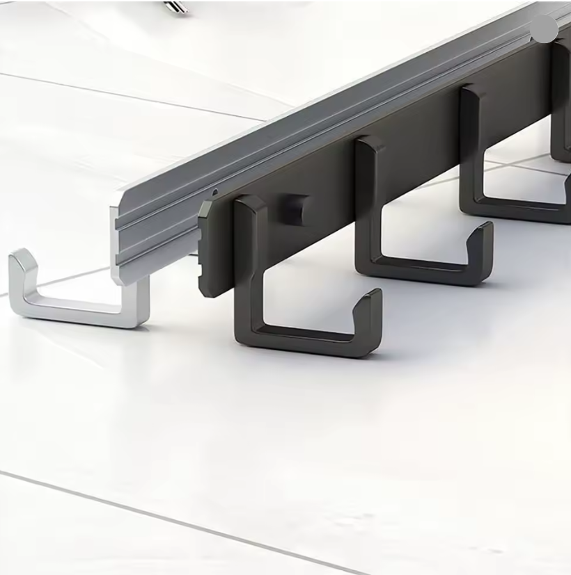 Porte-Manteau en Métal Noir avec 3 Crochet en Forme d'Hameçon